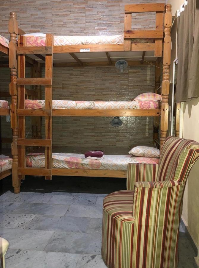Cama em Dormitório Masculino com 6 Camas